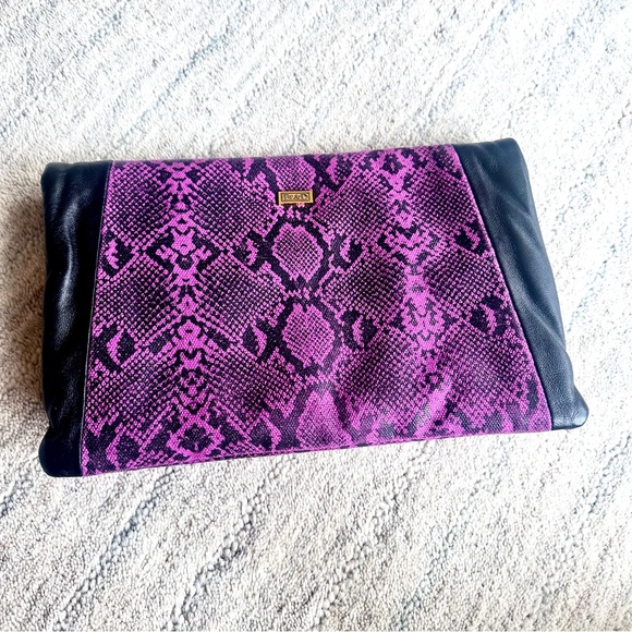 BE& D Purple & Black Python Print Leather Fold-over Zipper Clutch - Picture 1 of 11